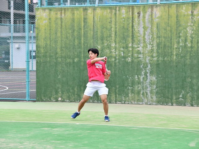 男子硬式テニス部