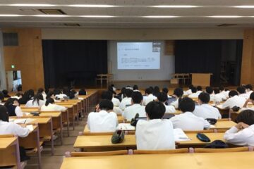 高3アカデミックリテラシーで明学大の先生による講義「教養原論」を行いました＜第3回＞