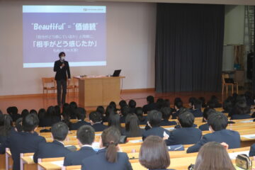 中学3年生　キャリアデザイン講演会を行いました