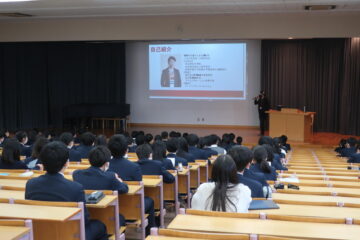 中学3年生　キャリアデザイン講演会を行いました