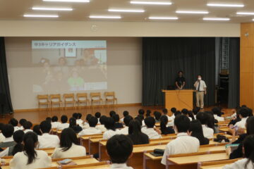 中学3年生　キャリアデザイン講演会を行いました