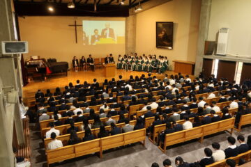 創立記念礼拝を行いました